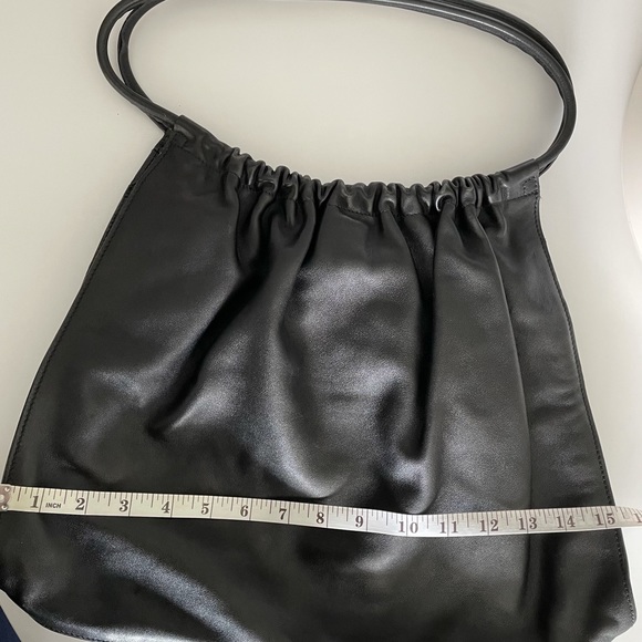 Gucci vintage black leather shoulder bag - Picture 6 of 10